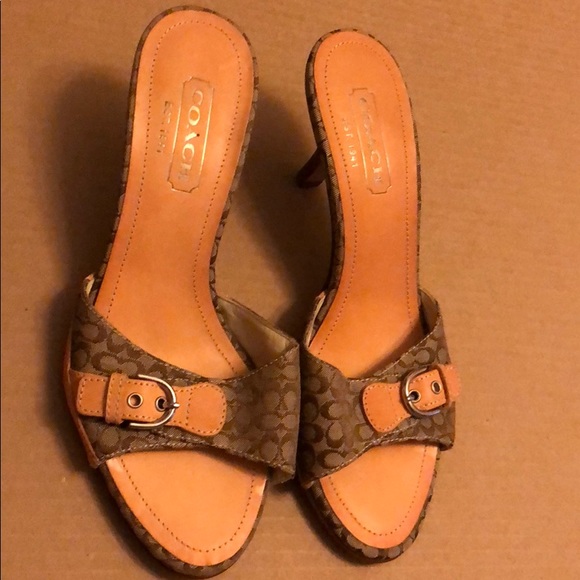 COACH  size 5 1/2 - Picture 5 of 5